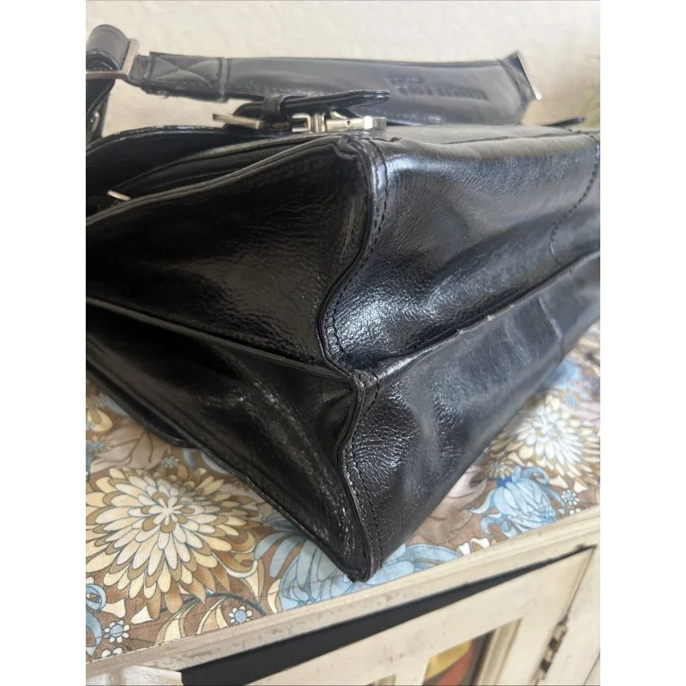 Kenneth Cole Black Leather Laptop Messenger Briefcase Bag